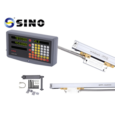 Sistema de lectura digital SINO SDS2-3MS DRO con tres pantallas numéricas coordinadas para la fresadora de torno